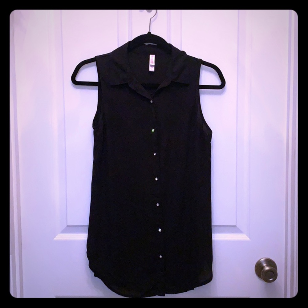Xhilaration Sleeveless Blouse